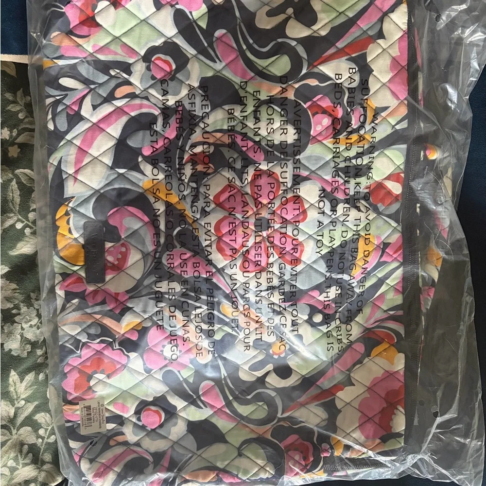 Colorful Quilted Vera Bradley, laptop, notebook, case new and sealed in plastic